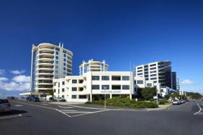 Oceanside Resort Internal Ground Floor Studio Unit Privately Owned in Mt Maunganui No External window or Air Conditioning